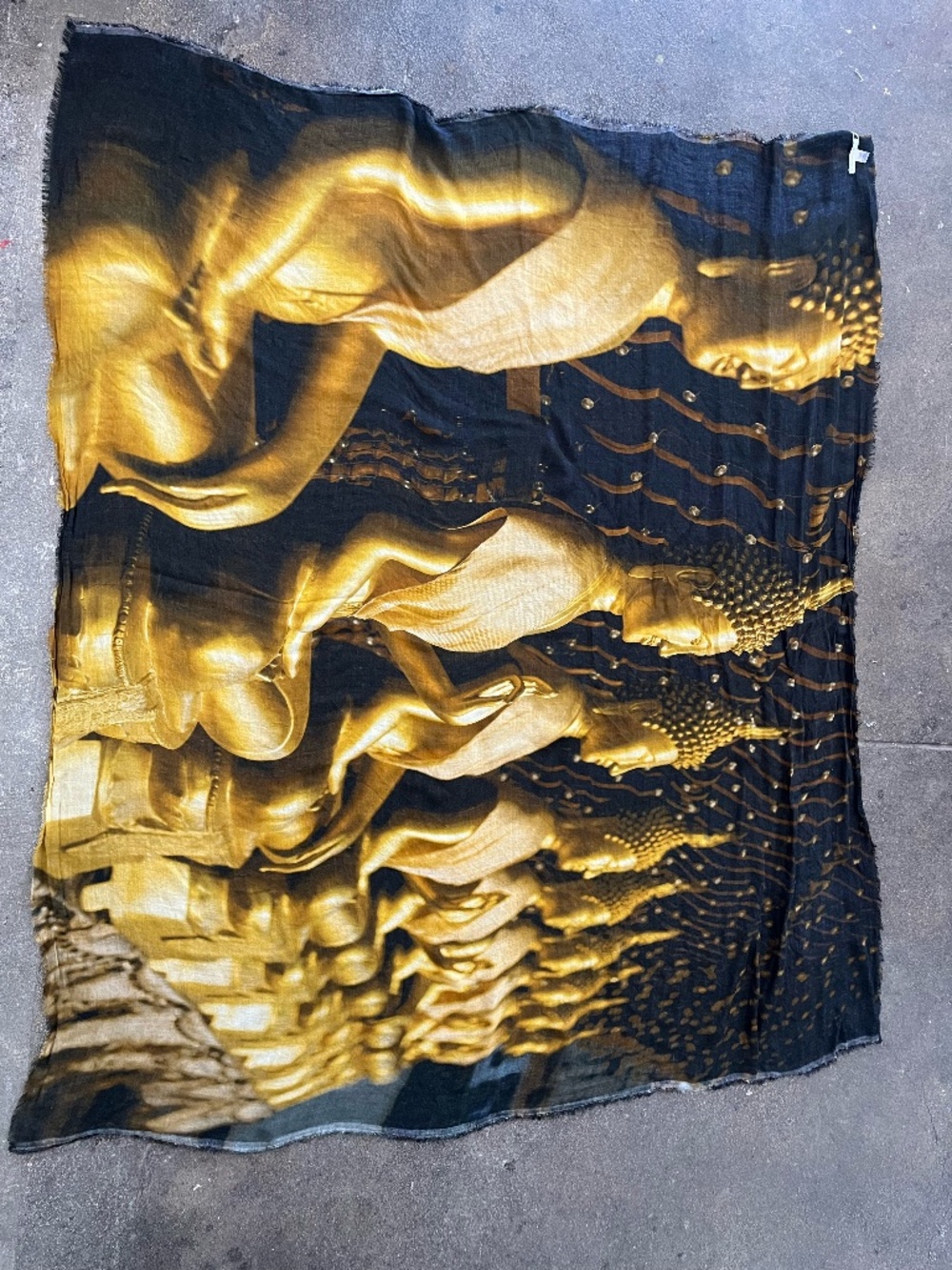 813 Ottotredici Golden Statue Scarf